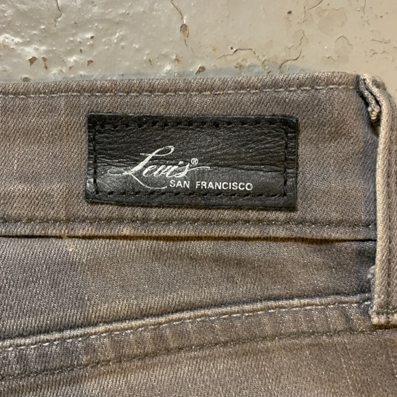 Levi’s Nickel Grey Demi Curve 26x32 Jeans - Picture 10 of 11